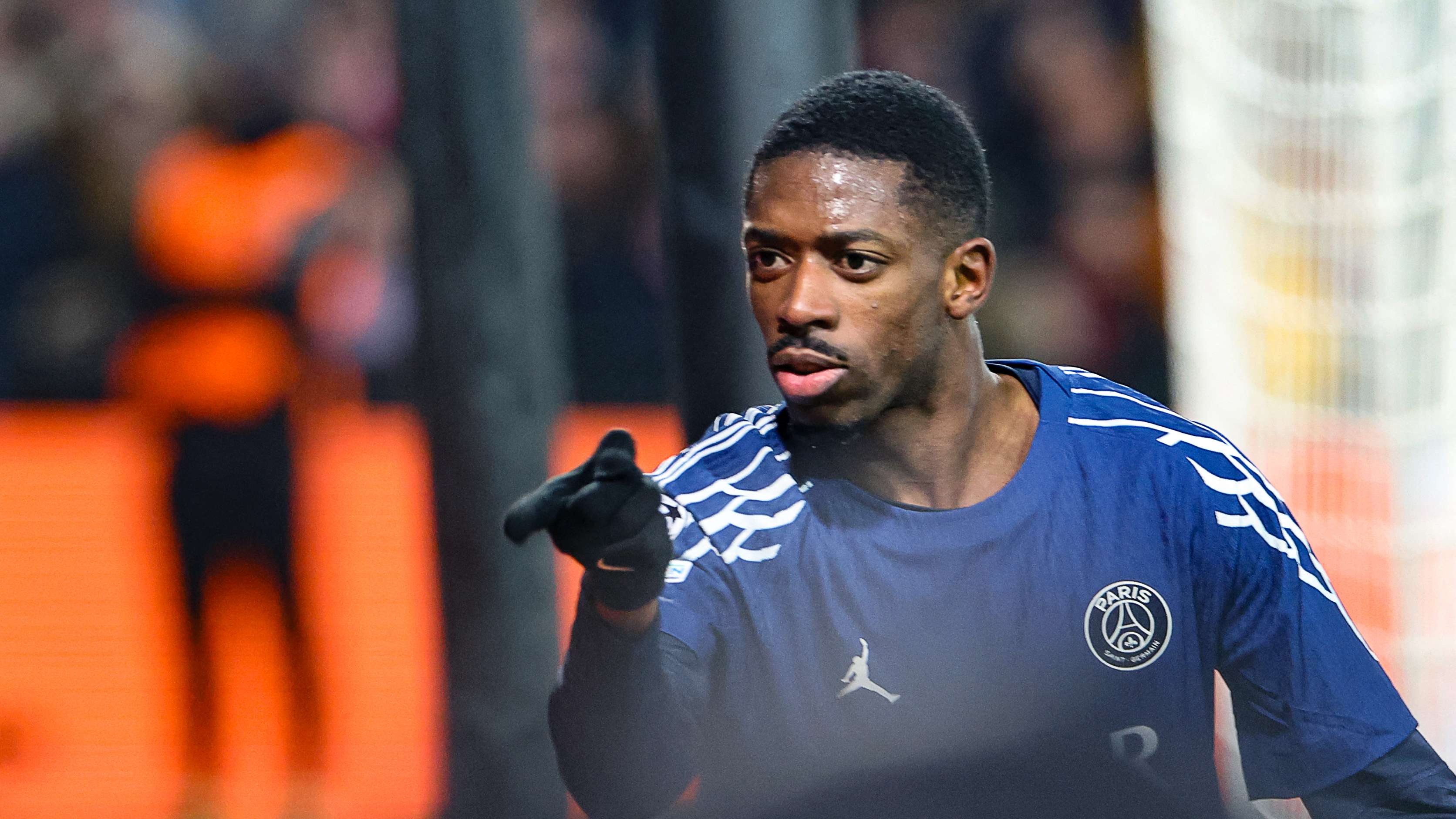 在讨论曼城 在讨论曼城